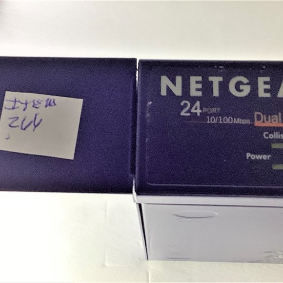 NETGEAR	Model DS524  24 port Dual Speed Stackable Hub Jm266 - Picture 6 of 6